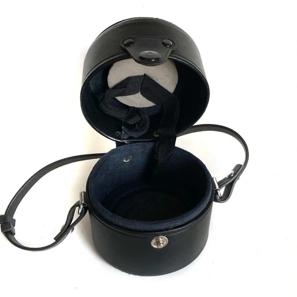 Olympus OM-System G.Zuiko Auto-W 28mm f/3.5 Wide Angle Lens Skylight Filter Case
